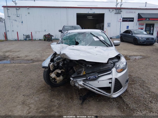 Продажа на аукционе авто 2012 Ford Focus Titanium, vin: 1FAHP3J27CL279844, номер лота: 45299705