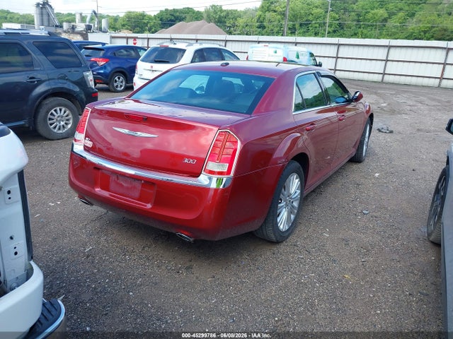 2C3CCARG3EH253136 Chrysler 300