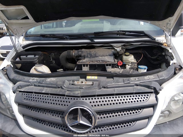 Mercedes-Benz Sprinter 2500 High Roof 2015 WD3PE8CC7F5994527 Image 10