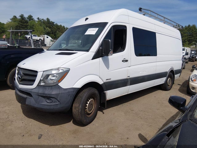 Mercedes-Benz Sprinter 2500 High Roof 2015 WD3PE8CC7F5994527 Image 2