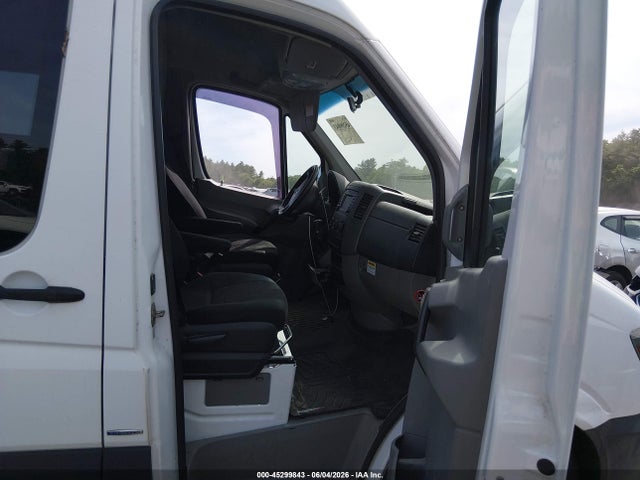 Mercedes-Benz Sprinter 2500 High Roof 2015 WD3PE8CC7F5994527 Image 5