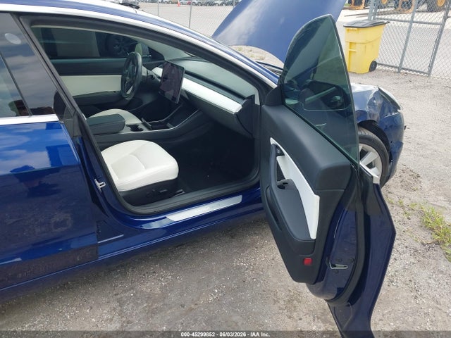 Tesla Model 3 Long Range/mid Range 2018 5YJ3E1EA3JF178171 Image 5