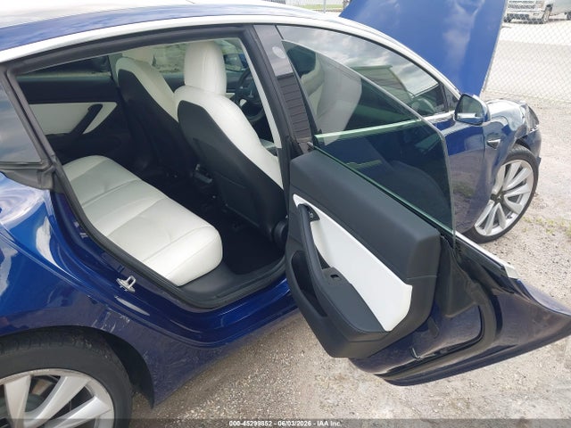Tesla Model 3 Long Range/mid Range 2018 5YJ3E1EA3JF178171 Image 8