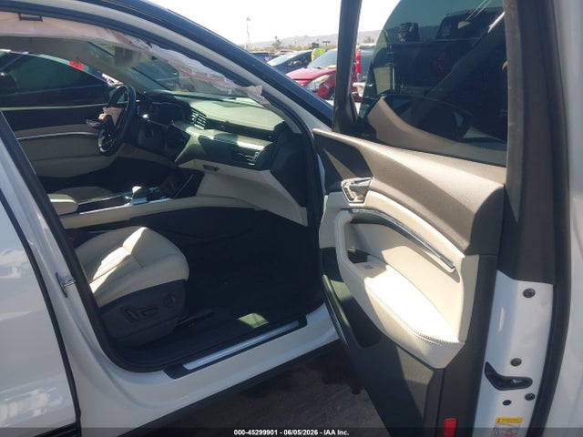 WA15AAGE0RB020190 Audi Q8 E-tron Premium Plus Quattro