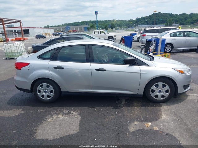 45299959 :رقم المزاد ، 1FADP3E20FL381600 vin ، 2015 Ford Focus S مزاد بيع
