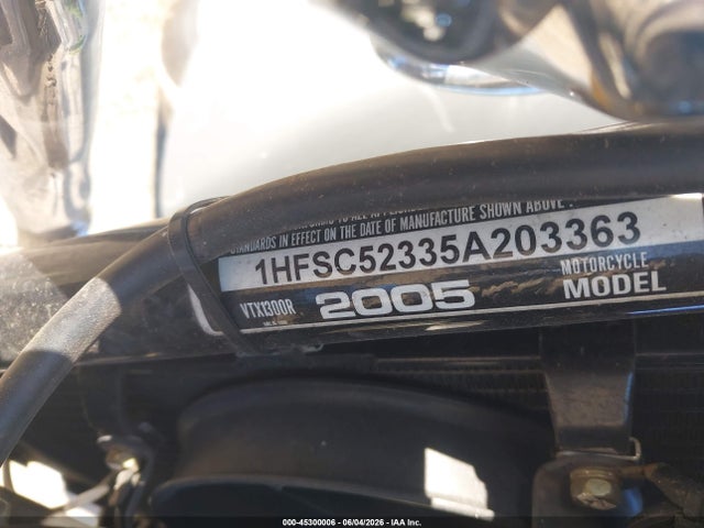 Продажа на аукционе авто 2005 Honda Vtx1300 R, vin: 1HFSC52335A203363, номер лота: 45300006