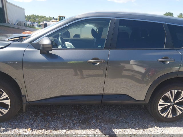 5N1BT3BA7NC704978 Nissan Rogue Sv Fwd