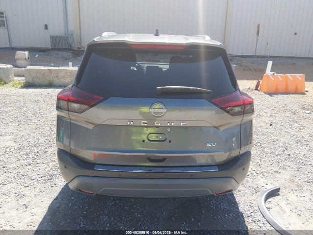 5N1BT3BA7NC704978 Nissan Rogue Sv Fwd