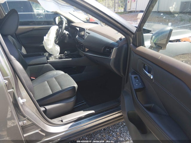 5N1BT3BA7NC704978 Nissan Rogue Sv Fwd