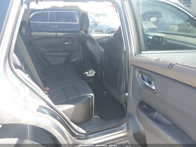 5N1BT3BA7NC704978 Nissan Rogue Sv Fwd