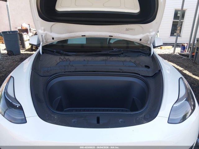 Продаж на аукціоні авто 2023 Tesla Model Y Awd/long Range Dual Motor All-wheel Drive, vin: 7SAYGDEE9PF632780, номер лоту: 45300025