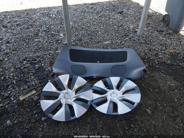 Продаж на аукціоні авто 2023 Tesla Model Y Awd/long Range Dual Motor All-wheel Drive, vin: 7SAYGDEE9PF632780, номер лоту: 45300025