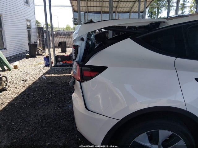 Продаж на аукціоні авто 2023 Tesla Model Y Awd/long Range Dual Motor All-wheel Drive, vin: 7SAYGDEE9PF632780, номер лоту: 45300025
