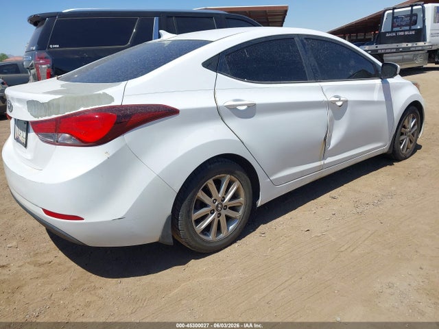5NPDH4AE7FH560198 Hyundai ELANTRA SE