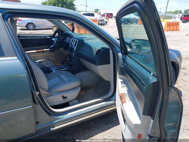2006 Chrysler 300c მანქანა იყიდება აუქციონზე, vin: 2C3LA63H86H178858, აუქციონის ნომერი: 45300030