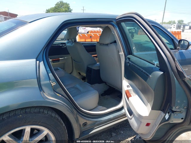 2006 Chrysler 300c მანქანა იყიდება აუქციონზე, vin: 2C3LA63H86H178858, აუქციონის ნომერი: 45300030