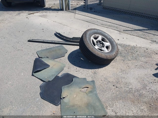 2003 Toyota Tundra Sr5 V8 მანქანა იყიდება აუქციონზე, vin: 5TBBT44163S427851, აუქციონის ნომერი: 45300130