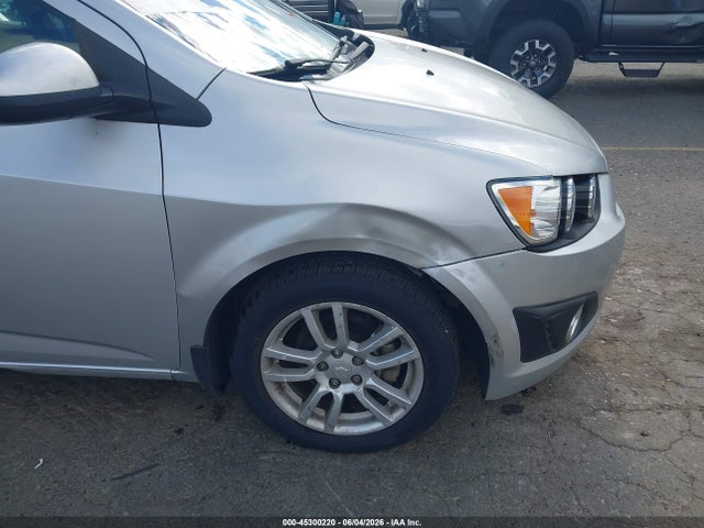 Chevrolet Sonic Lt Auto 2016 1G1JC6SG7G4103369 Image 17
