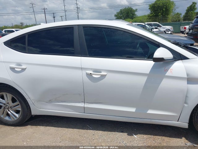 Hyundai Elantra Value Edition 2019 5NPD84LF1KH429901 Image 14