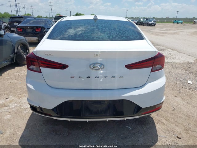 Hyundai Elantra Value Edition 2019 5NPD84LF1KH429901 Image 17