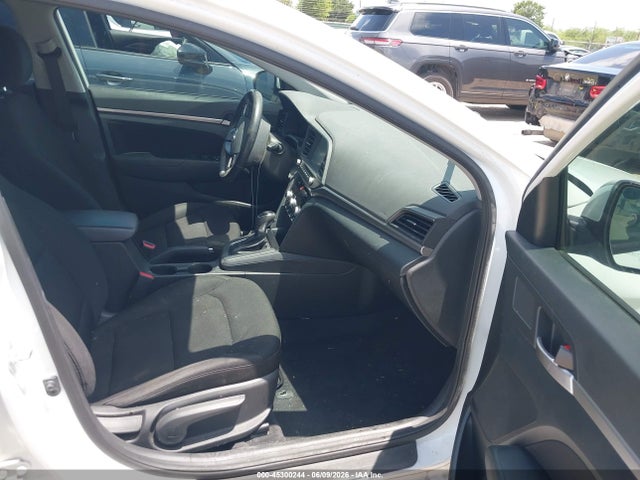 Hyundai Elantra Value Edition 2019 5NPD84LF1KH429901 Image 5