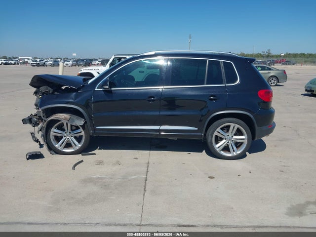 WVGAV3AX9EW055744 Volkswagen Tiguan R-line