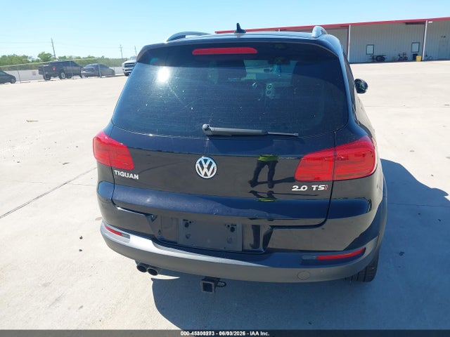 WVGAV3AX9EW055744 Volkswagen Tiguan R-line