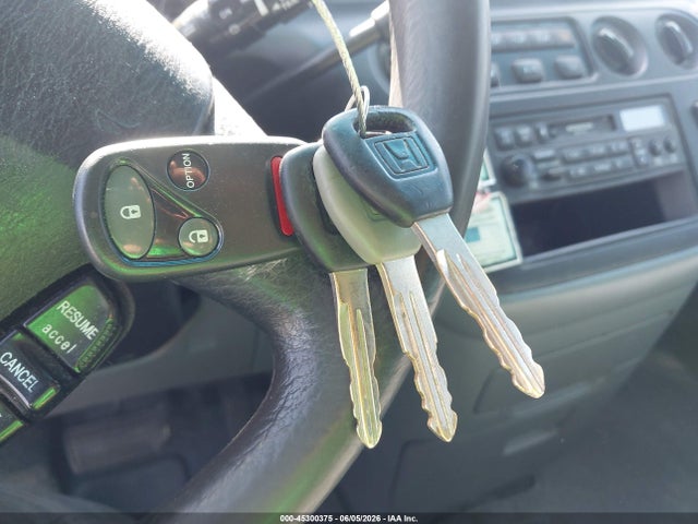 45300375 :رقم المزاد ، 5FNRL18522B006424 vin ، 2002 Honda Odyssey Lx مزاد بيع
