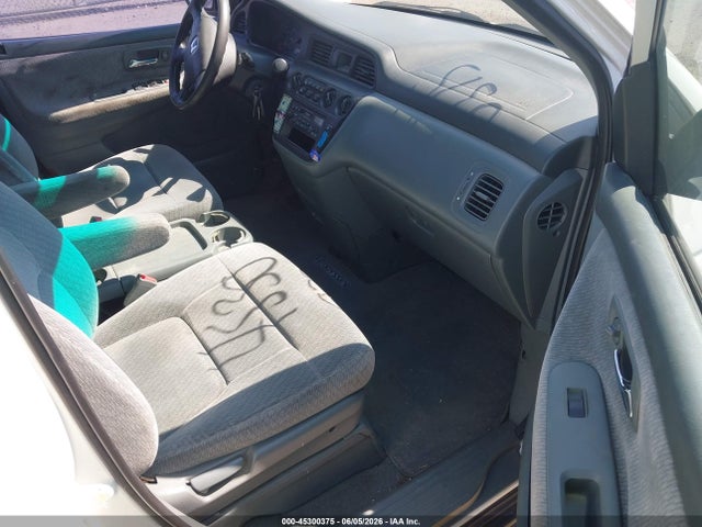 45300375 :رقم المزاد ، 5FNRL18522B006424 vin ، 2002 Honda Odyssey Lx مزاد بيع
