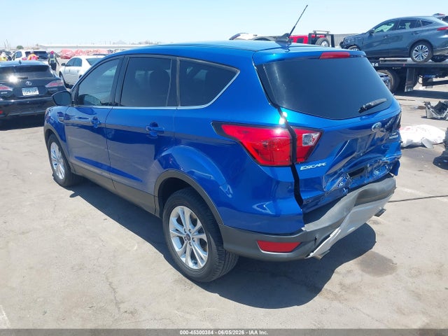 Продажа на аукционе авто 2019 Ford Escape Se, vin: 1FMCU0GD5KUC27749, номер лота: 45300384