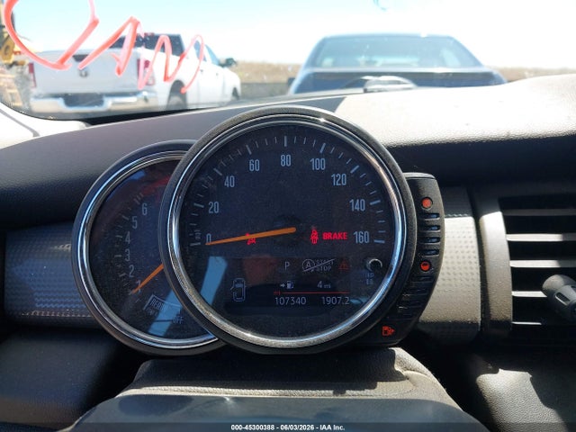 2015 Mini Hardtop Cooper მანქანა იყიდება აუქციონზე, vin: WMWXS5C58FT828315, აუქციონის ნომერი: 45300388