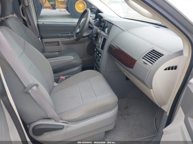 Aukcja sprzedaży 2010 Chrysler Town & Country Lx, vin: 2A4RR4DE5AR153033, numer aukcji: 45300433