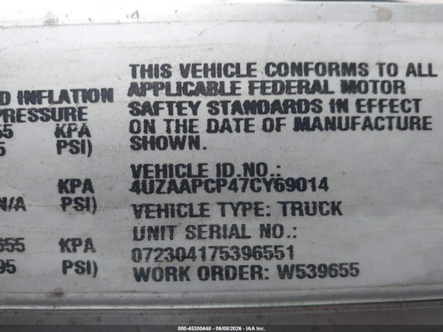 45300448 :رقم المزاد ، 4UZAAPCP47CY69014 vin ، 2007 Freightliner Chassis M Line Walk-in Van مزاد بيع