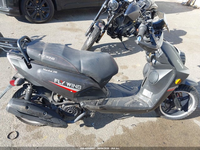 45300457 :رقم المزاد ، L5YTCLAV2R1127767 vin ، 2024 Znen Scooter مزاد بيع