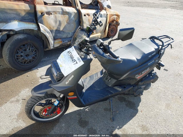 45300457 :رقم المزاد ، L5YTCLAV2R1127767 vin ، 2024 Znen Scooter مزاد بيع