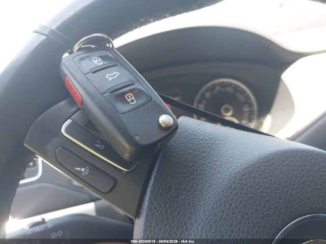 2014 Volkswagen Jetta Hybrid Sel მანქანა იყიდება აუქციონზე, vin: 3VW637AJ9EM207960, აუქციონის ნომერი: 45300519