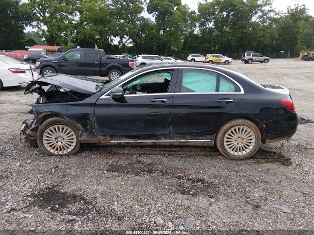 Продажа на аукционе авто 2017 Mercedes-benz C 300 Luxury 4matic, vin: 55SWF4KB2HU207886, номер лота: 45300523