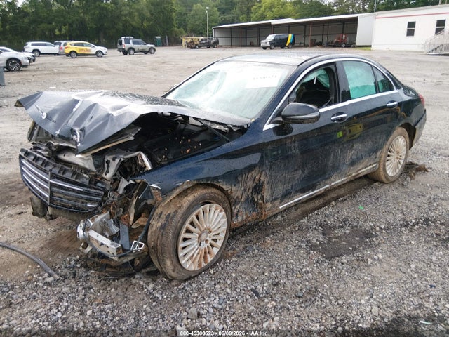 Продажа на аукционе авто 2017 Mercedes-benz C 300 Luxury 4matic, vin: 55SWF4KB2HU207886, номер лота: 45300523