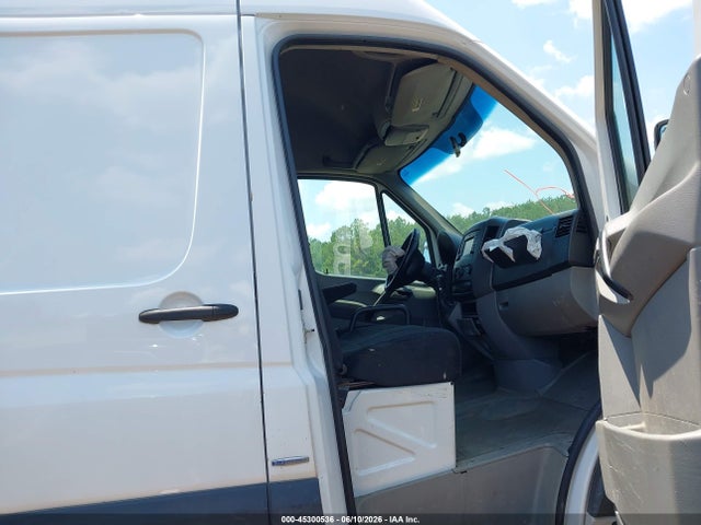 45300536 :رقم المزاد ، WD3PF4CC8F5988922 vin ، 2015 Mercedes-benz Sprinter 3500 High  Roof مزاد بيع