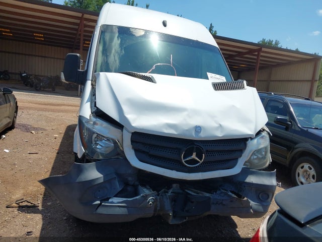 45300536 :رقم المزاد ، WD3PF4CC8F5988922 vin ، 2015 Mercedes-benz Sprinter 3500 High  Roof مزاد بيع