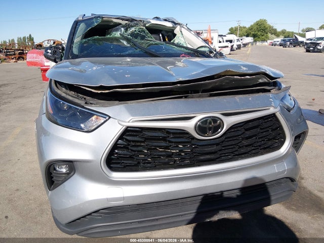 Toyota Highlander Xle 2022 5TDHZRBH3NS583300 Image 6