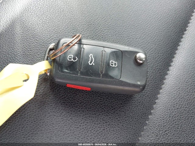 45300570 :رقم المزاد ، 3VWFD7AT9JM711336 vin ، 2018 Volkswagen Beetle 2.0t Coast/2.0t S مزاد بيع