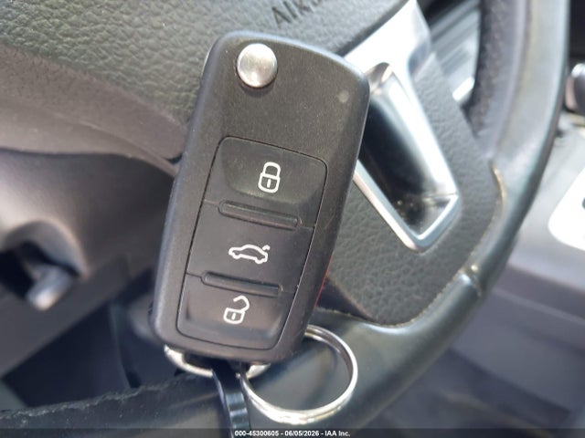 WVGAV7AX0GW611711 Volkswagen TIGUAN SE