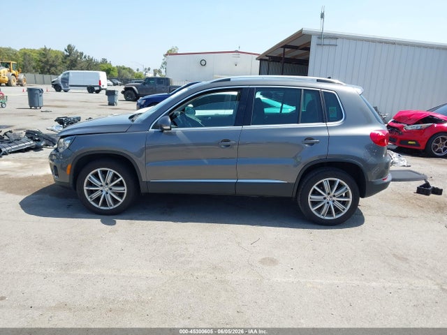 WVGAV7AX0GW611711 Volkswagen TIGUAN SE
