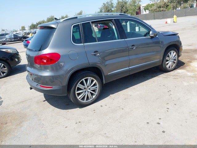 WVGAV7AX0GW611711 Volkswagen TIGUAN SE