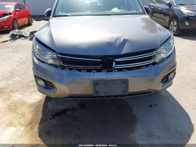 WVGAV7AX0GW611711 Volkswagen TIGUAN SE