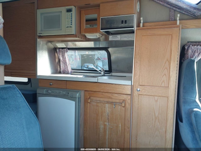 Продаж на аукціоні авто 2002 Chevrolet Express, vin: 1GCHG39RX21229218, номер лоту: 45300609