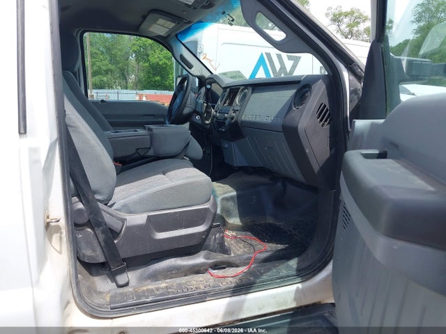 45300642 :رقم المزاد ، 1FDBF2B67FEA47599 vin ، 2015 Ford F-250 Xl مزاد بيع