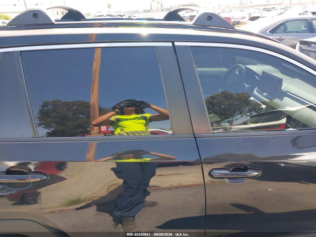 45300681 :رقم المزاد ، 2T3W1RFVXKW043838 vin ، 2019 Toyota Rav4 Xle مزاد بيع