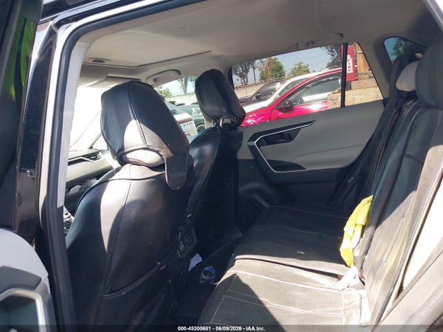 45300681 :رقم المزاد ، 2T3W1RFVXKW043838 vin ، 2019 Toyota Rav4 Xle مزاد بيع